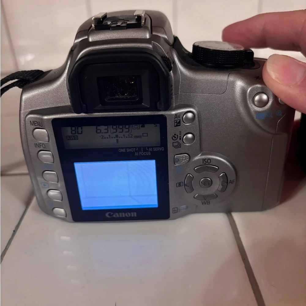 Canon DS 126071 Digital Rebel XT Camera 8 Megapixel 18-55 MM Lens Nice *Tested*